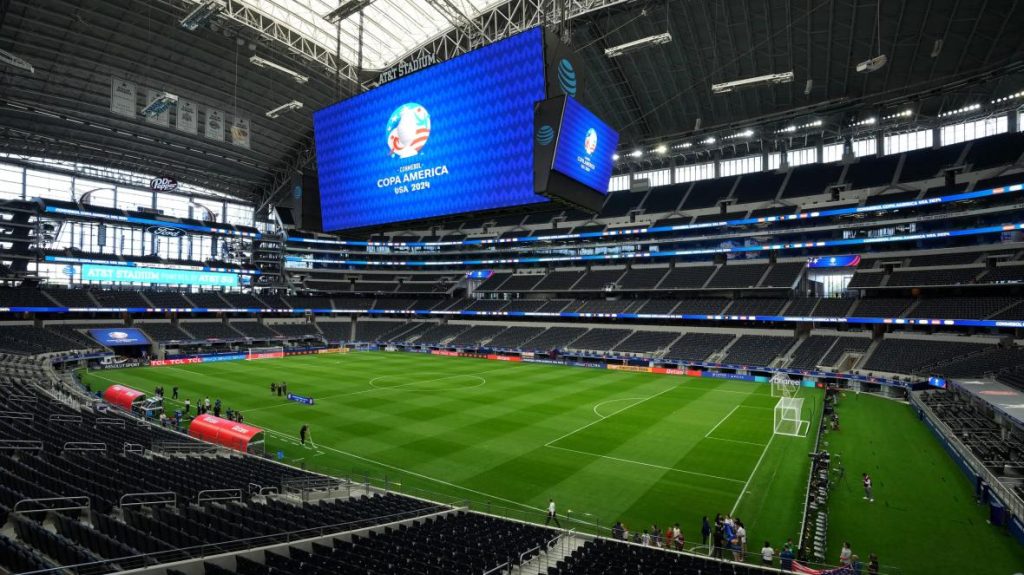 ورزشگاه دالاس (AT&T Stadium)